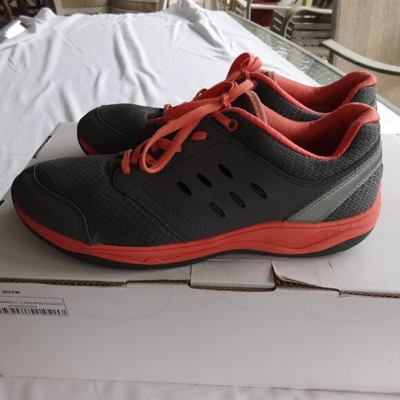 Vionic Venture women's size 10 sneakers Dark Grey mesh with orange laces & trim - Picture 3 of 13